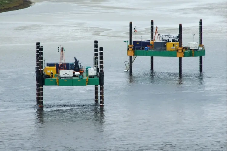 Geologisk udforskning Selvhævende platform
